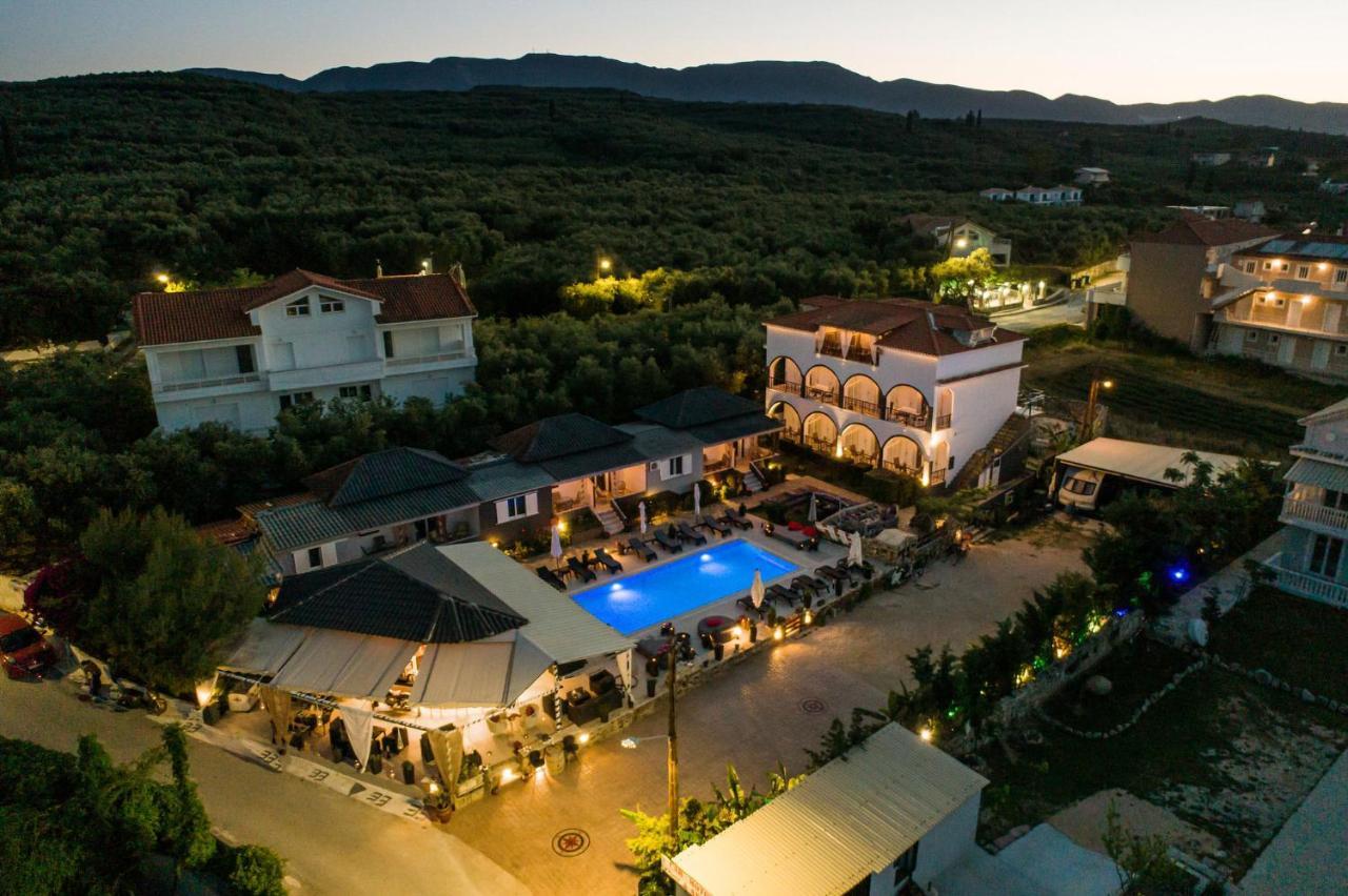 Villa Corali Apartments Sea Breath & Pool Amoudi Exterior photo