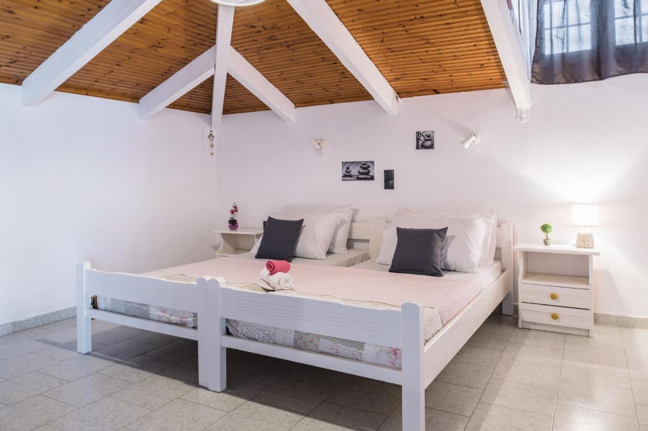 Villa Corali Apartments Sea Breath & Pool Amoudi Exterior photo