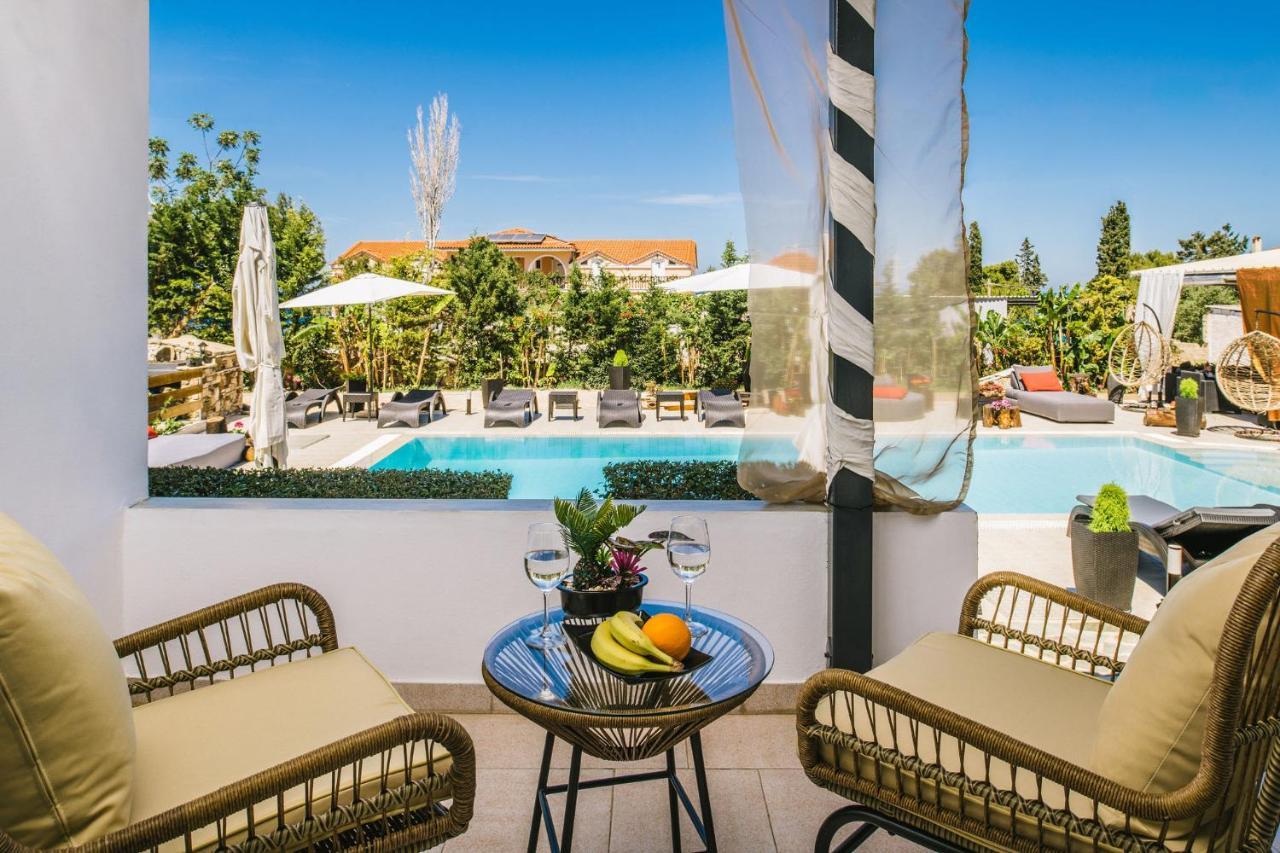 Villa Corali Apartments Sea Breath & Pool Amoudi Exterior photo